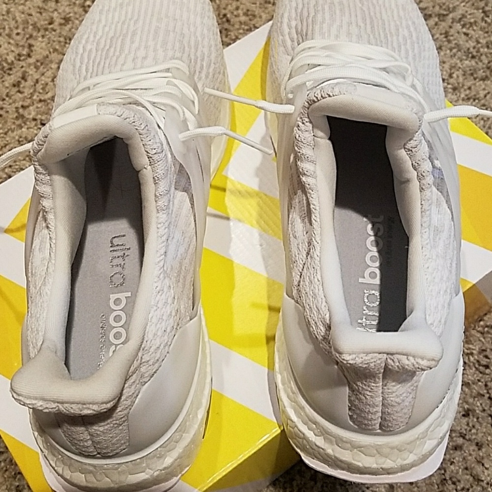 Ultra Boost 3.0 White (DS) - Picture 3 of 4